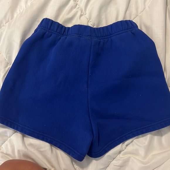Aritzia TNA sweatshorts - Picture 2 of 4